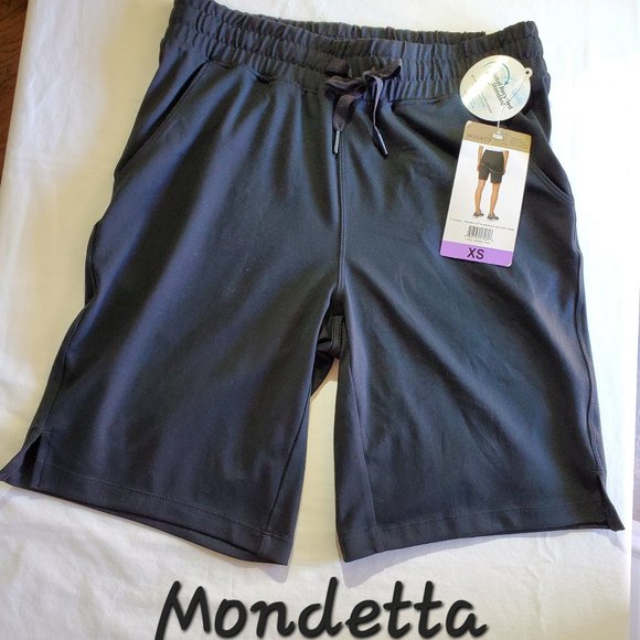 MONDETTA Ladies Active Bermuda Black Short, Size XS - Picture 1 of 15